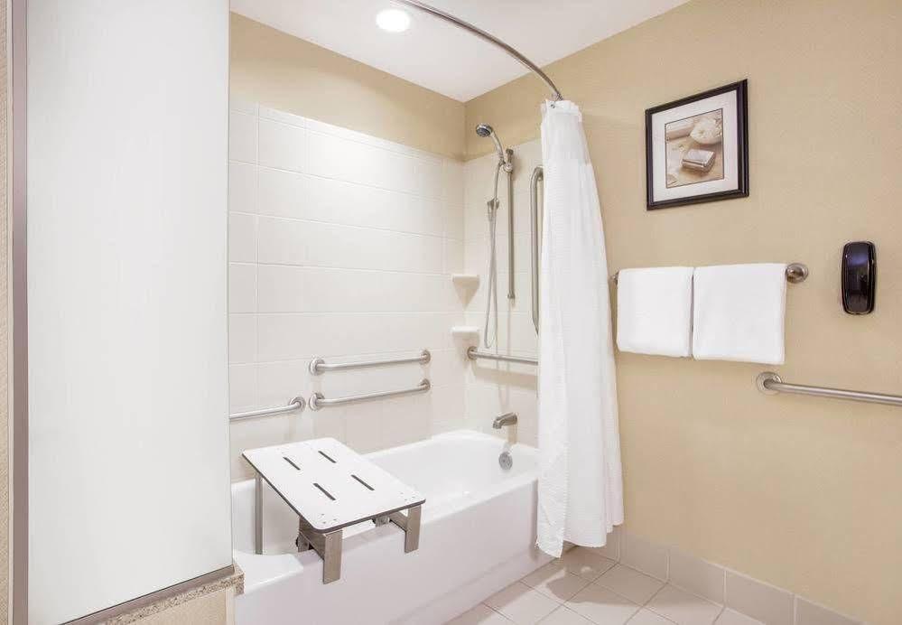 Courtyard Lancaster Otel Fertility Dış mekan fotoğraf