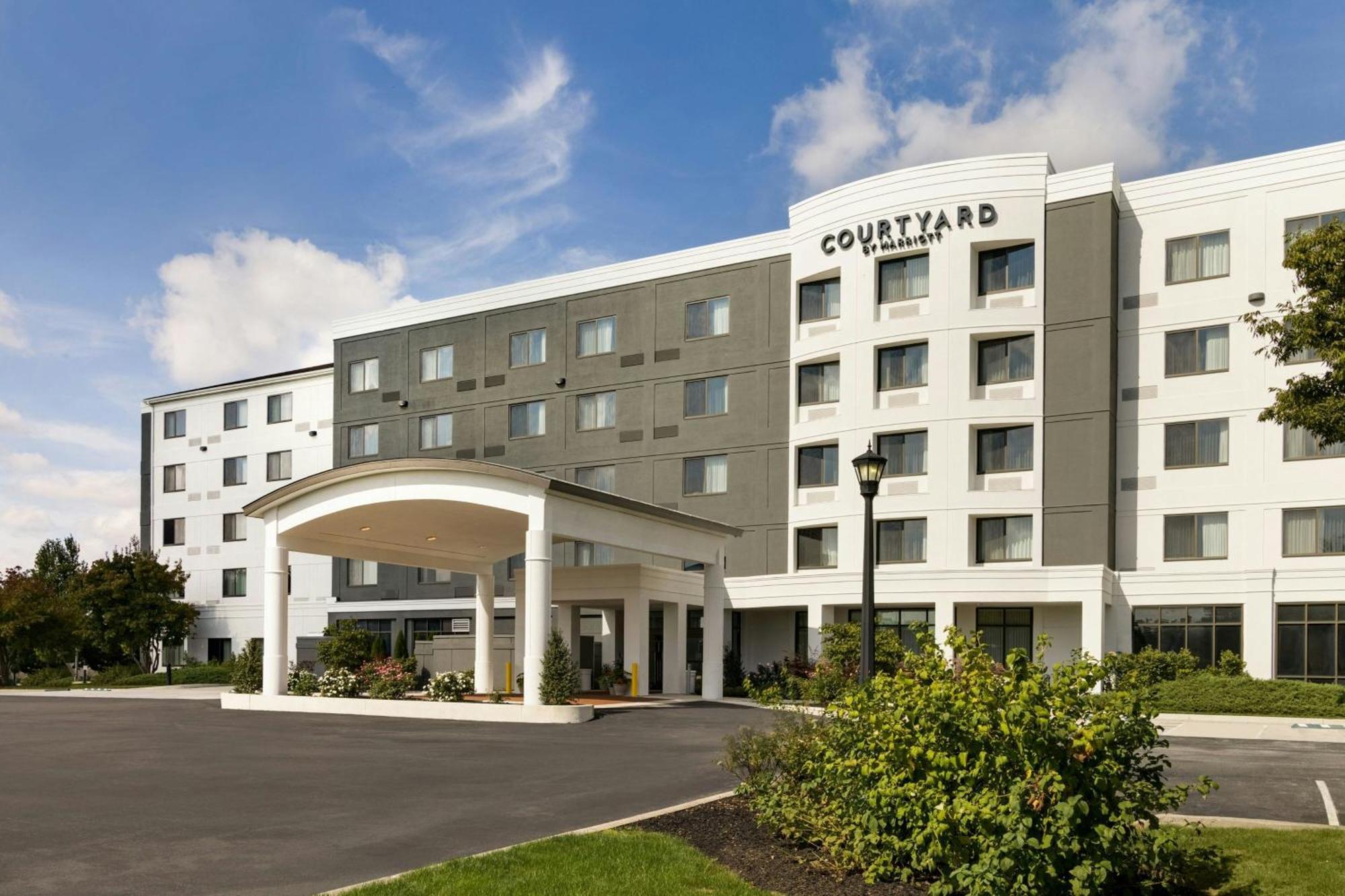 Courtyard Lancaster Otel Fertility Dış mekan fotoğraf