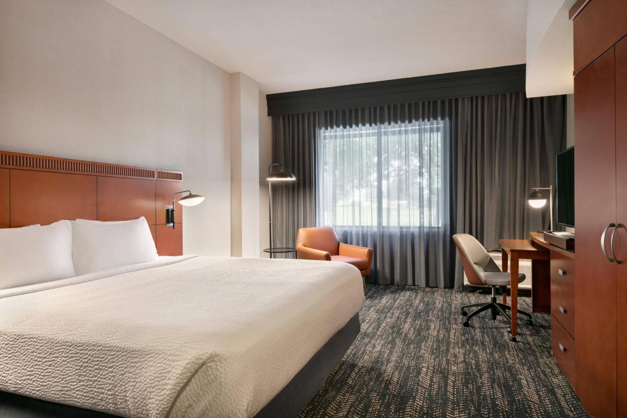 Courtyard Lancaster Otel Fertility Dış mekan fotoğraf