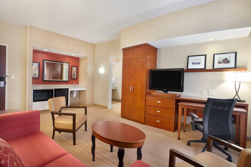 Courtyard Lancaster Otel Fertility Dış mekan fotoğraf