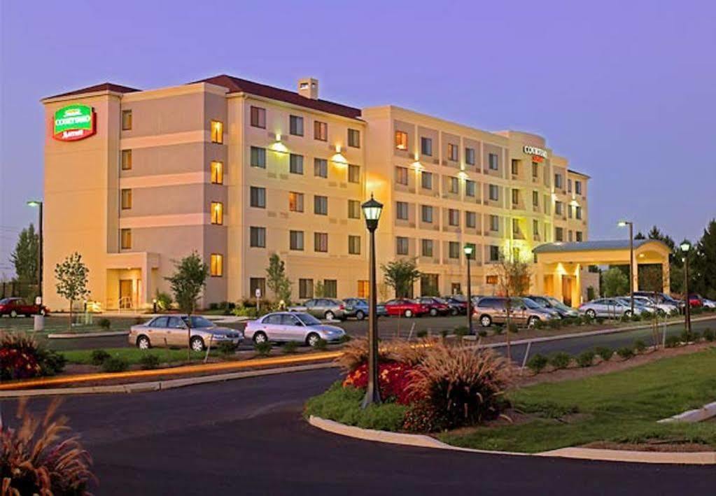 Courtyard Lancaster Otel Fertility Dış mekan fotoğraf